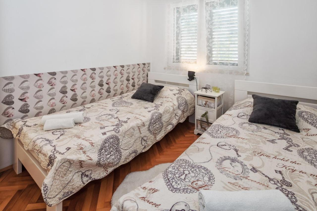 Sunny Apartments Стобрек Экстерьер фото