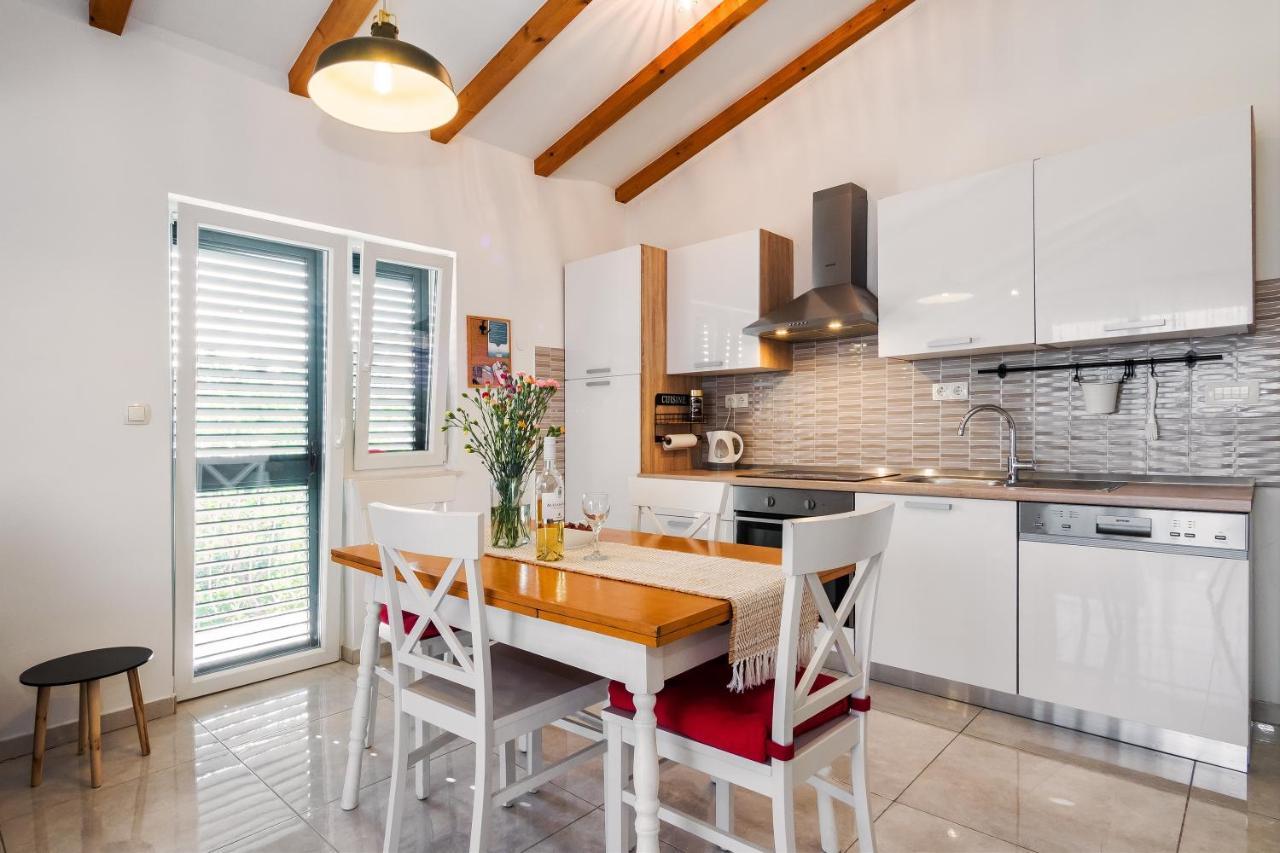 Sunny Apartments Стобрек Экстерьер фото